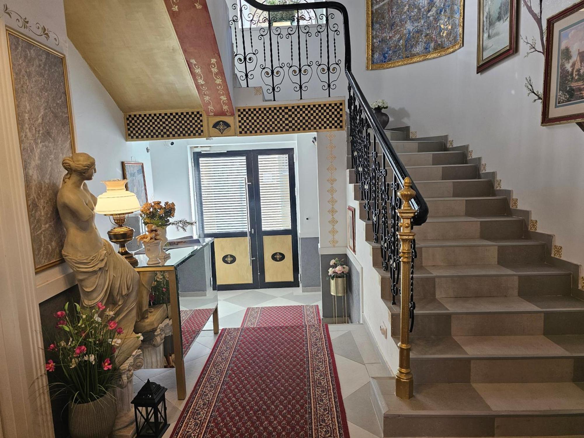 Vansvel Royal Boutique Apartment 2 Белград Екстериор снимка